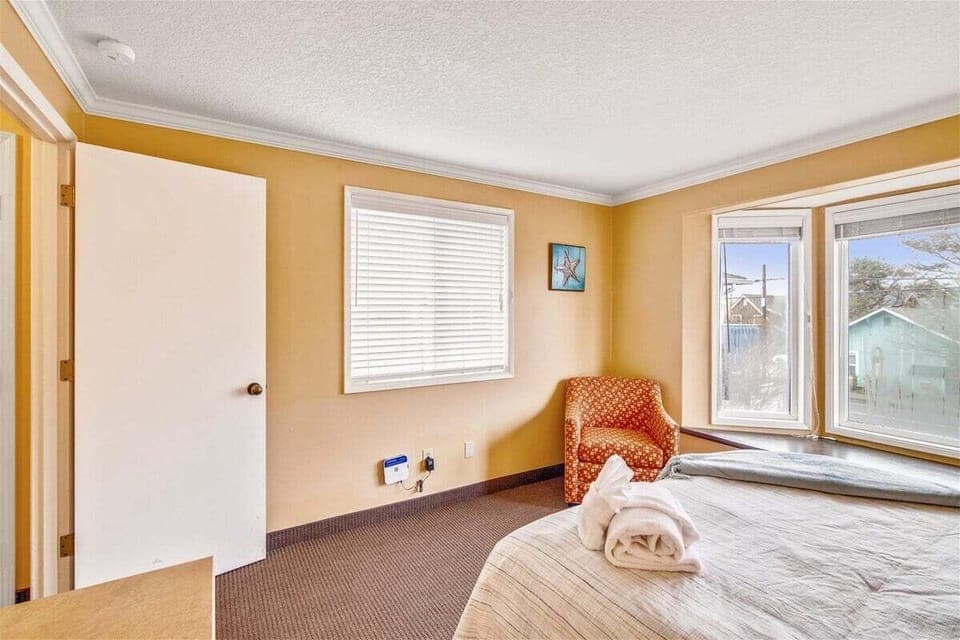 Queen Bedroom at Sandcastle 606