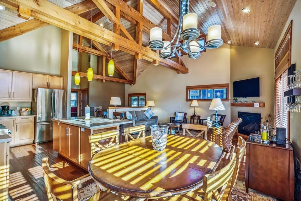 Dining Area at The Lodges A2