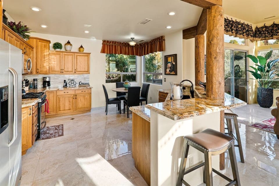 Stunning Chef`s Kitchen