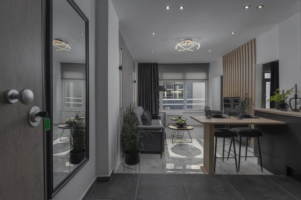 Comfort Double Room (Grande) | Hypo-allergenic bedding, blackout drapes, iron/ironing board, free WiFi