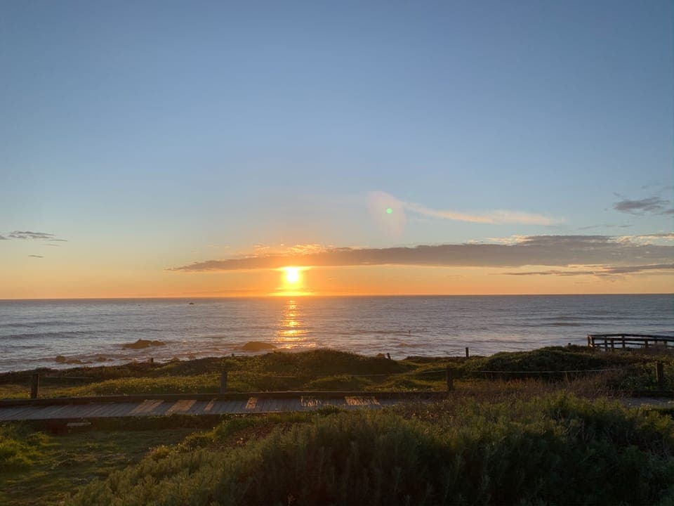 Single Room, 1 King Bed, Ocean View | Beach/ocean view