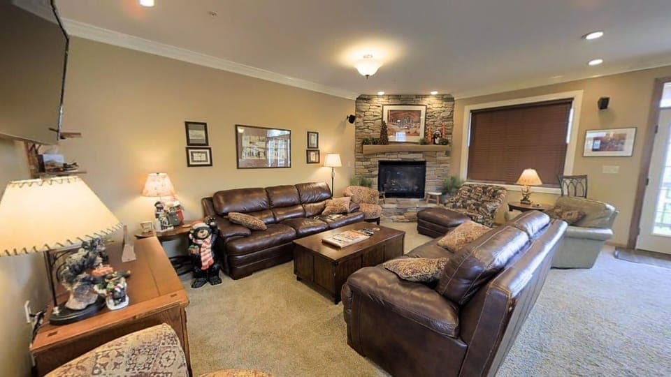 Home Decor, Living Room, Furniture, Indoors, Building