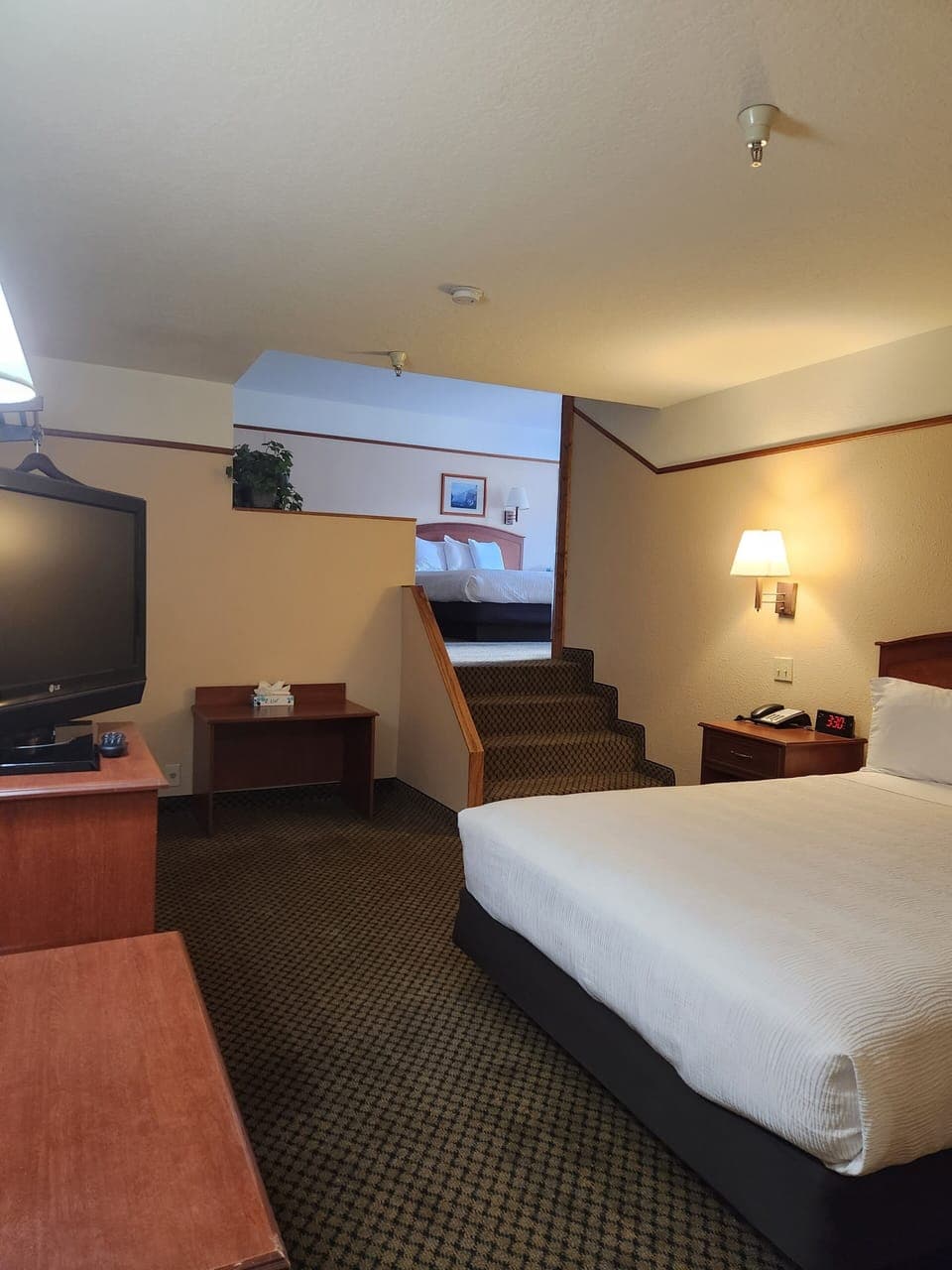 Desk, iron/ironing board, free WiFi, bed sheets