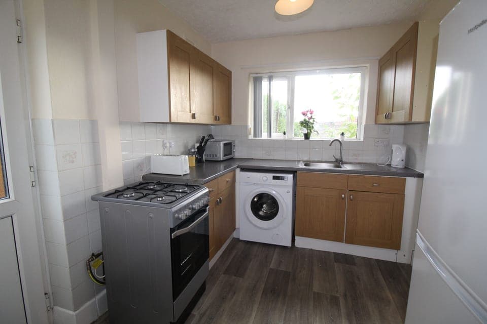 Full-size fridge, microwave