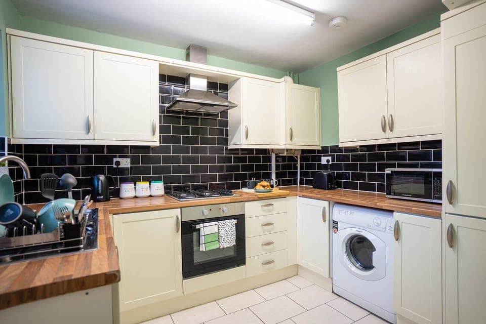 Shared fridge, microwave