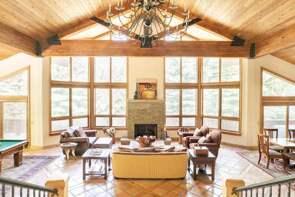 Main floor living room/dining/kitchen