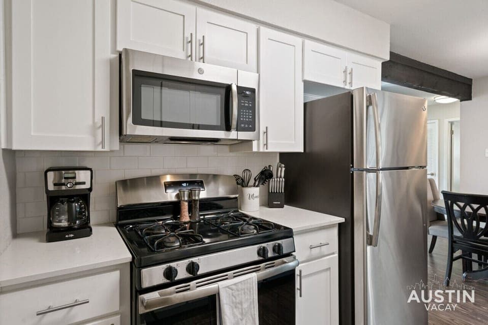 Fully equipped kitchen with all the essentials plus dishwasher