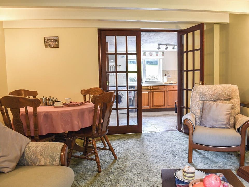 Living room/dining room | Anneth Lowen, Gwennap