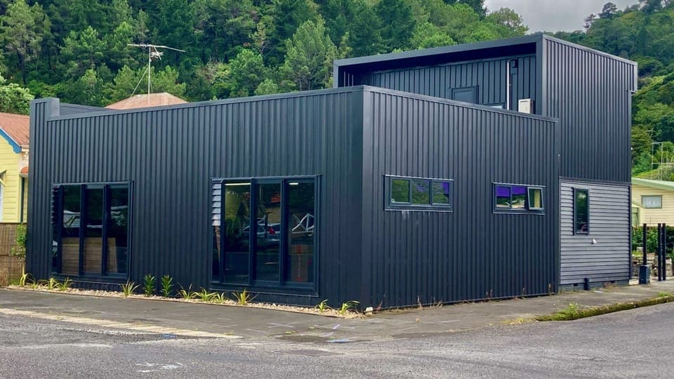 As you drive up Tararu Road, you will spot the renovated Moanataiari Dairy.