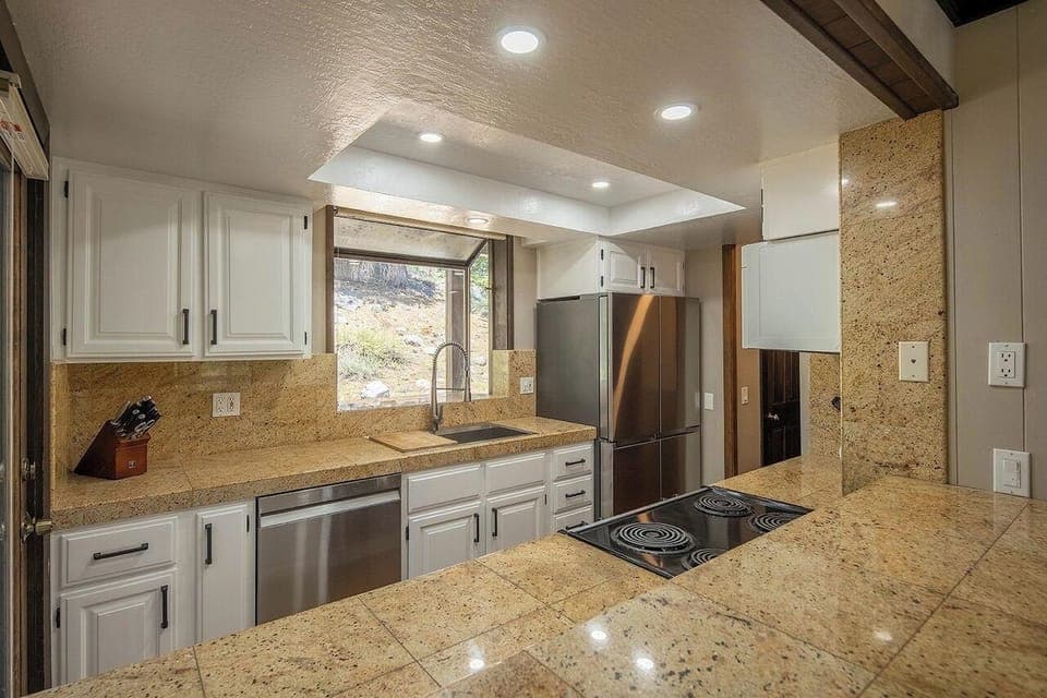 Updated well-stocked chef's kitchen with new appliances