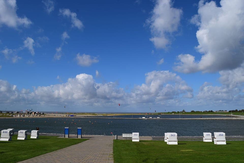 Surroundings [summer] (1-5 km)