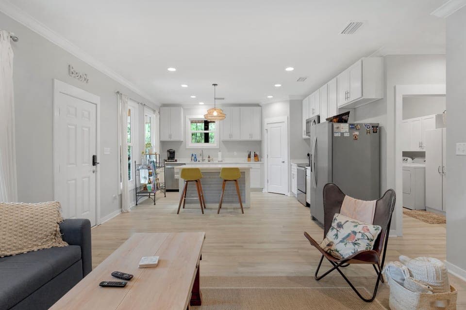Living Room/Kitchen