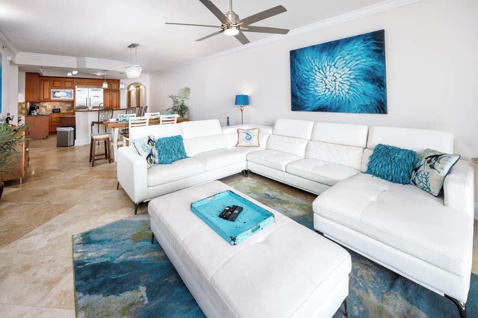 Living Room - Spacious sectional couch for all your guests