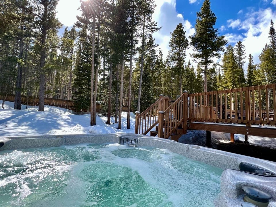 Enjoy relaxing in the hot tub with a beautiful view.
