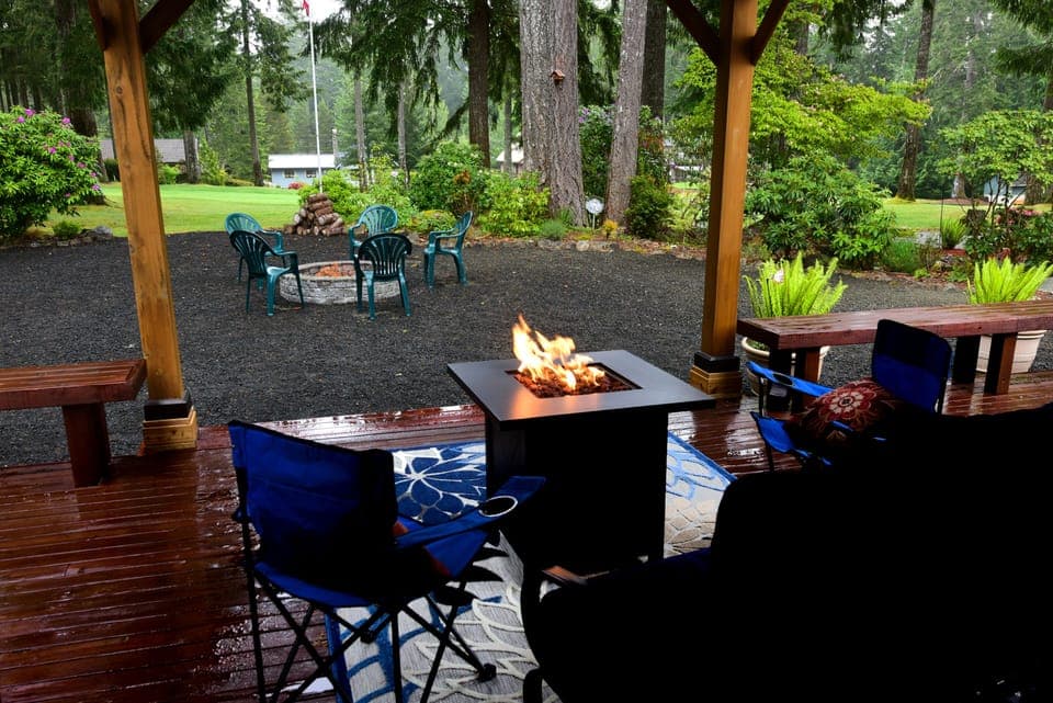 Backyard is so wonderful and peaceful house sits on dead end street, quite