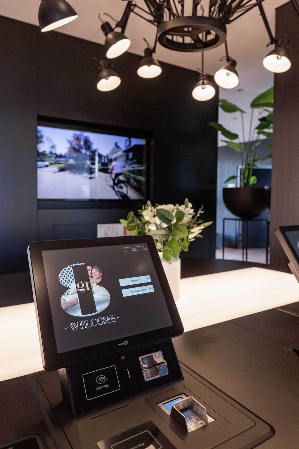 Check-in/check-out kiosk