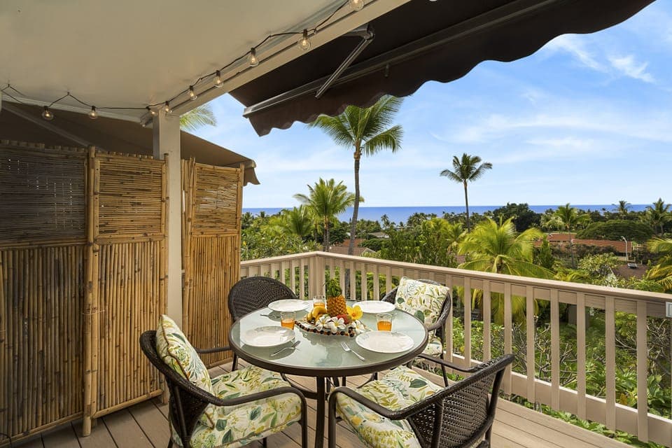 Enjoy an outdoor dining with a view at Keauhou Resort 116!