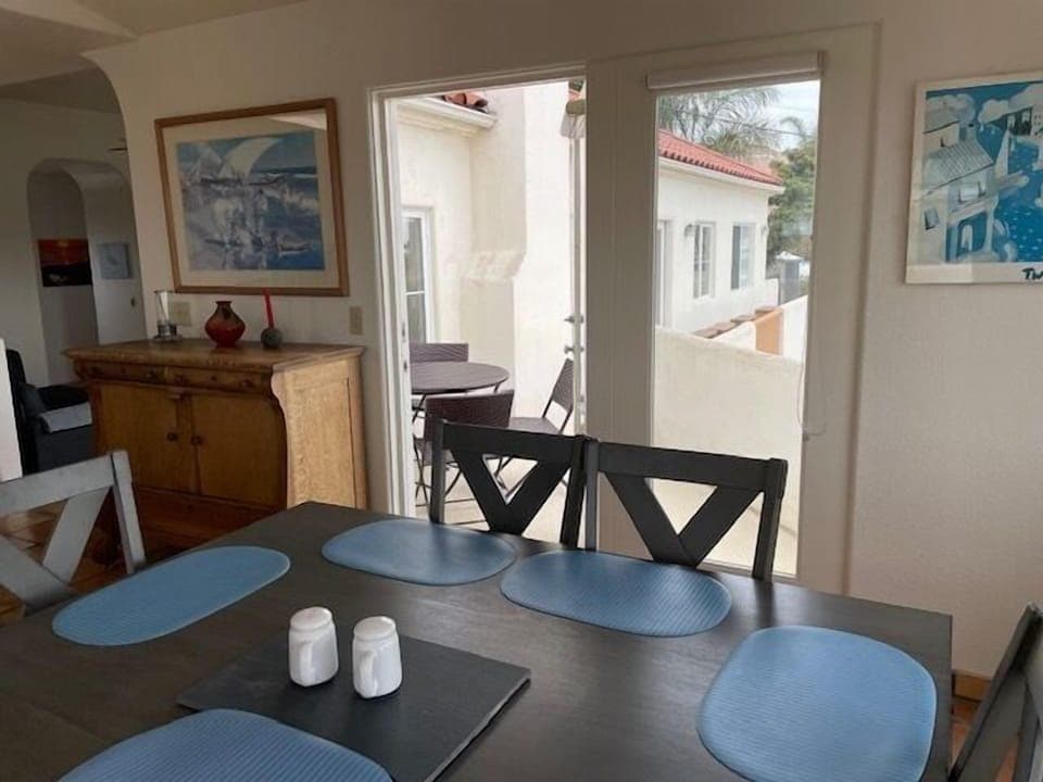 3 Bedroom Downtown Pismo Beach Vacation Rental House Sleeps 8