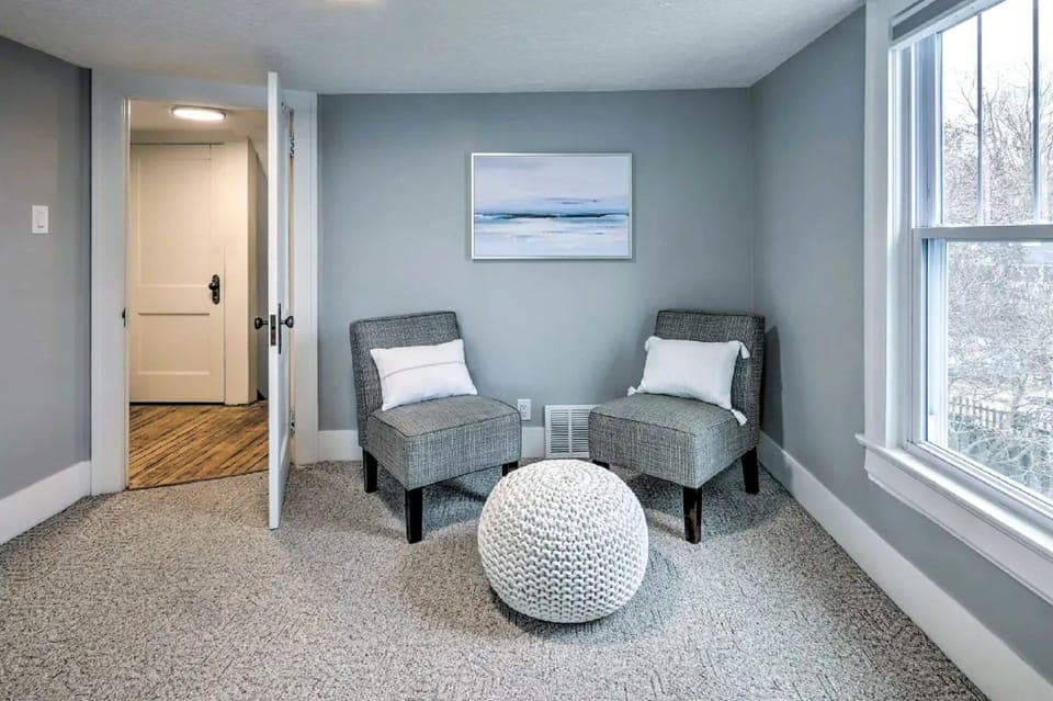 King Bedroom 1 | Sitting Area