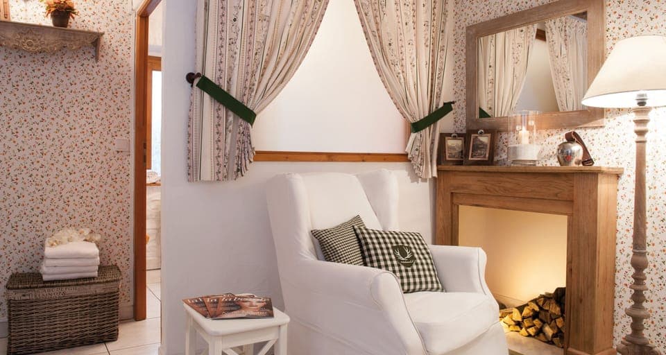 Sauna, body treatments, hot stone massages, body scrubs, facials