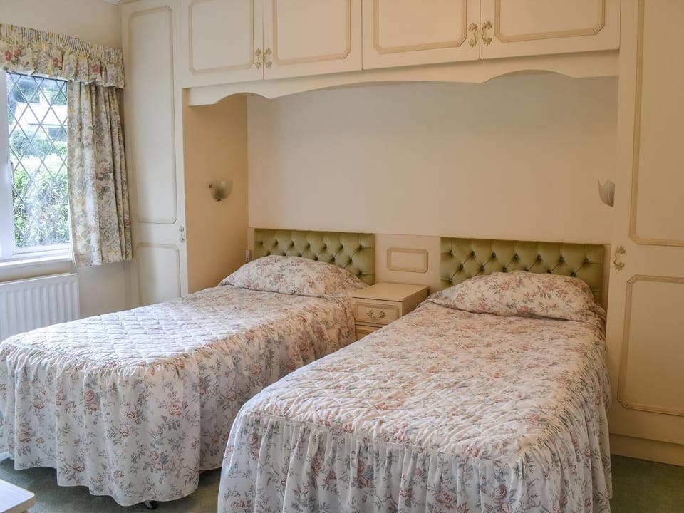 Twin bedroom | Ty&rsquo;r Glyn, Llanbedrog
