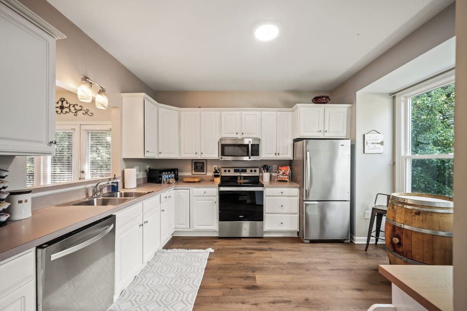 Enjoy a fully equipped kitchen with everything you will need. 