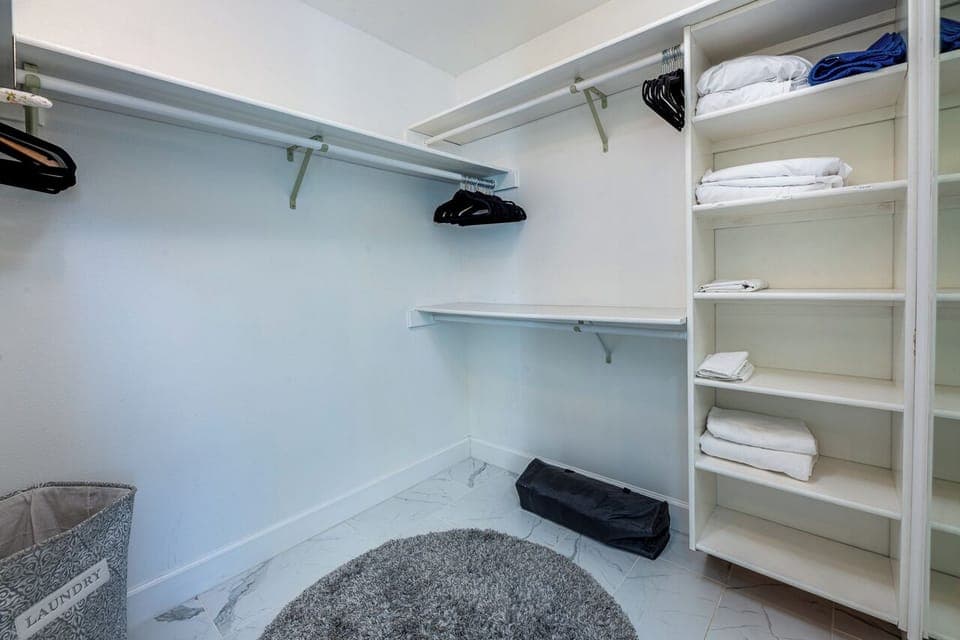 Walk-in closet