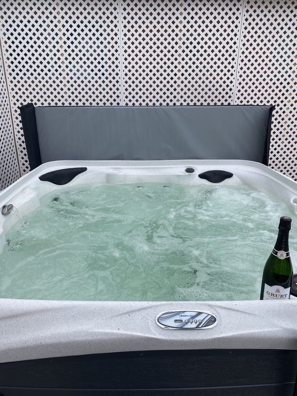 The relaxing Guadalupe Compound 6 person hot tub spa is available 24/7.