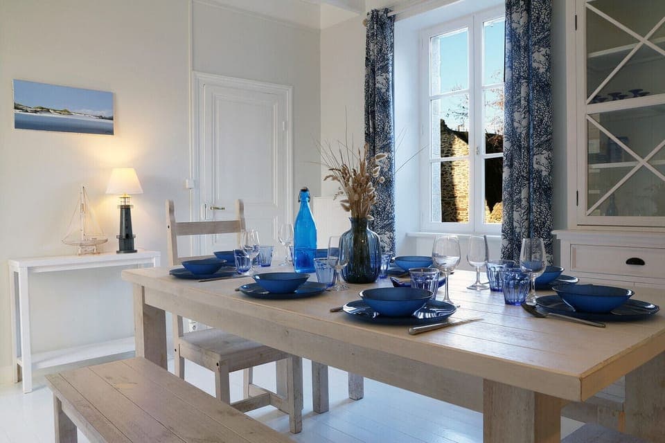 Dining room with seaside decoration