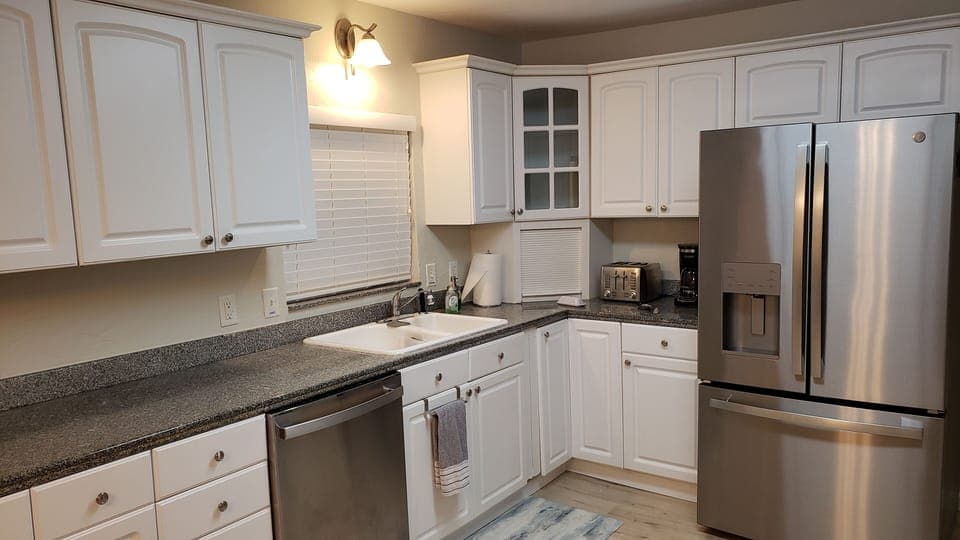 Fully equipped kitchen with everything you need to prepare your favorite meals.