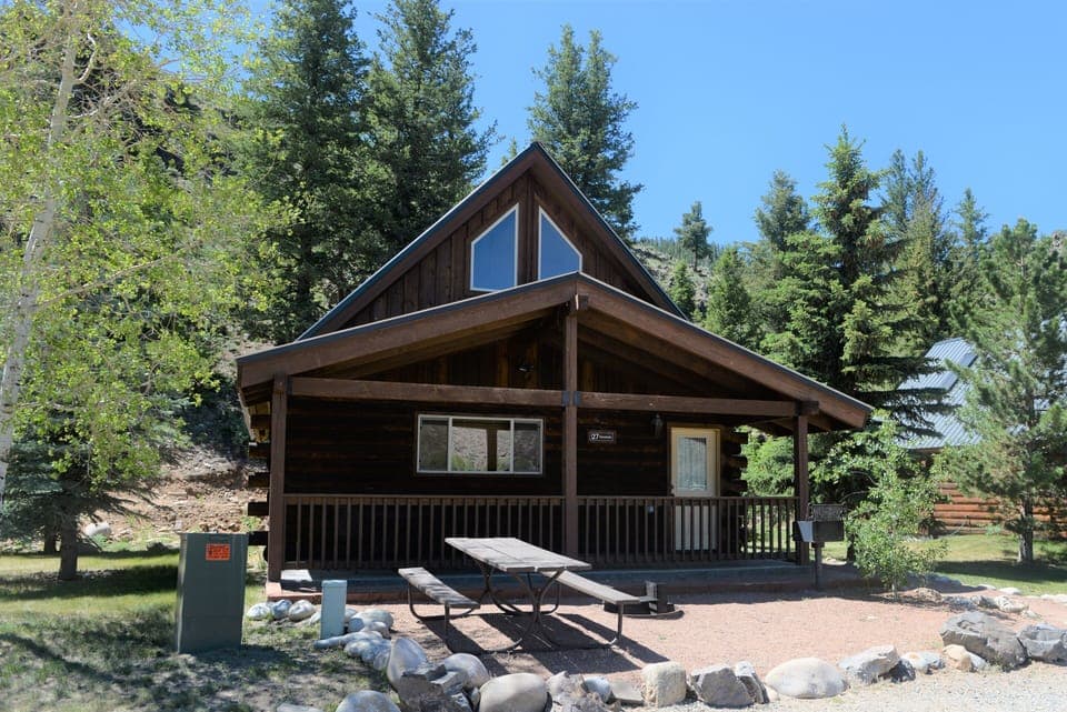 Exterior Cabin 27