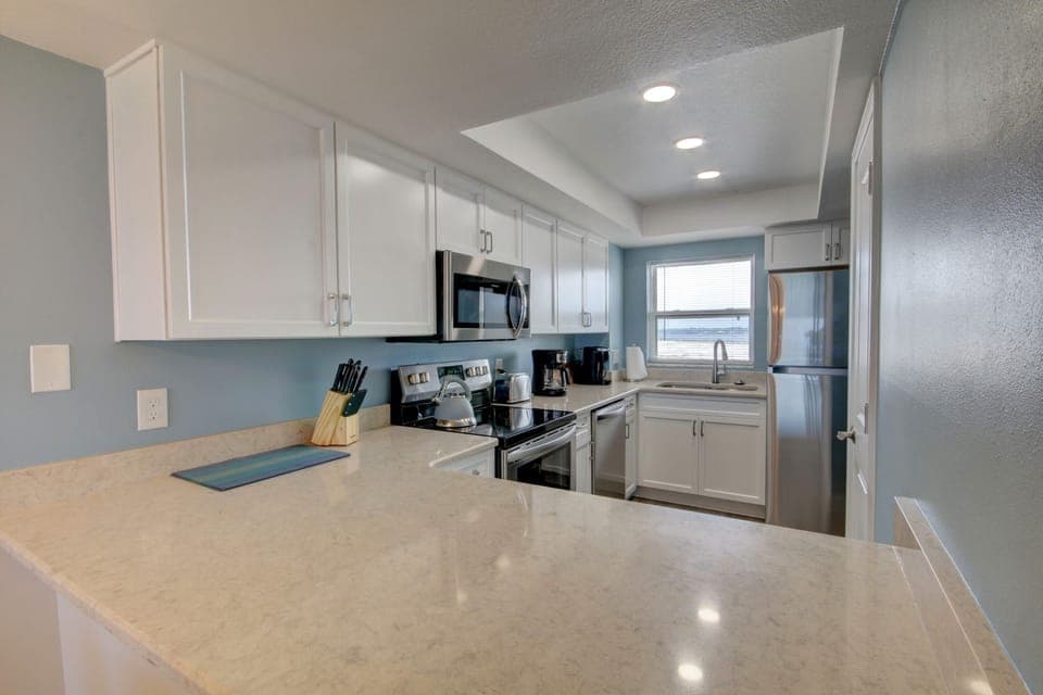 Condo, 2 Bedrooms | Private kitchen