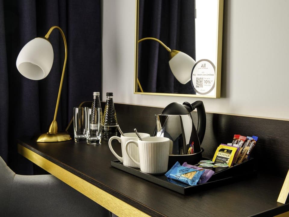 Classic Room, 1 Double Bed, Accessible | Minibar, in-room safe, desk, laptop workspace