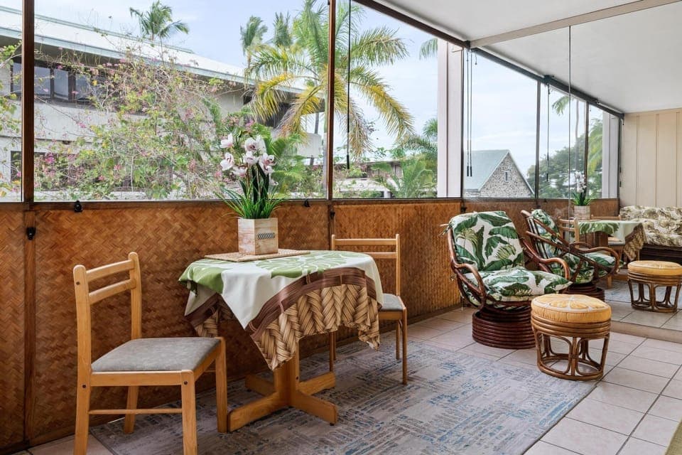 Condo, 1 Bedroom | Dining