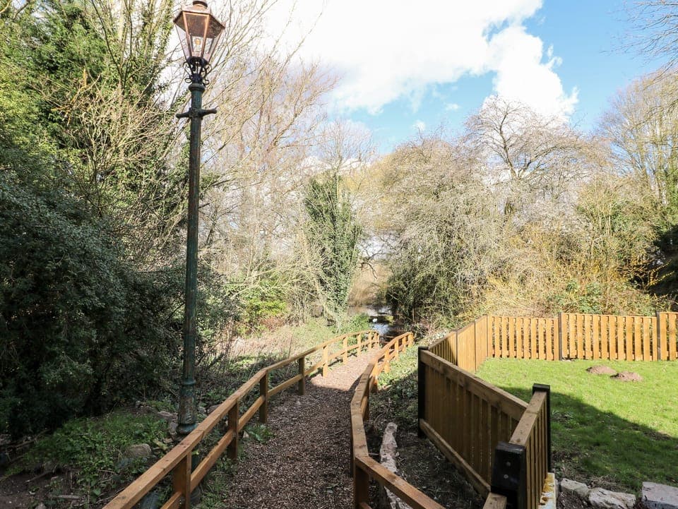 Cottage | Property grounds