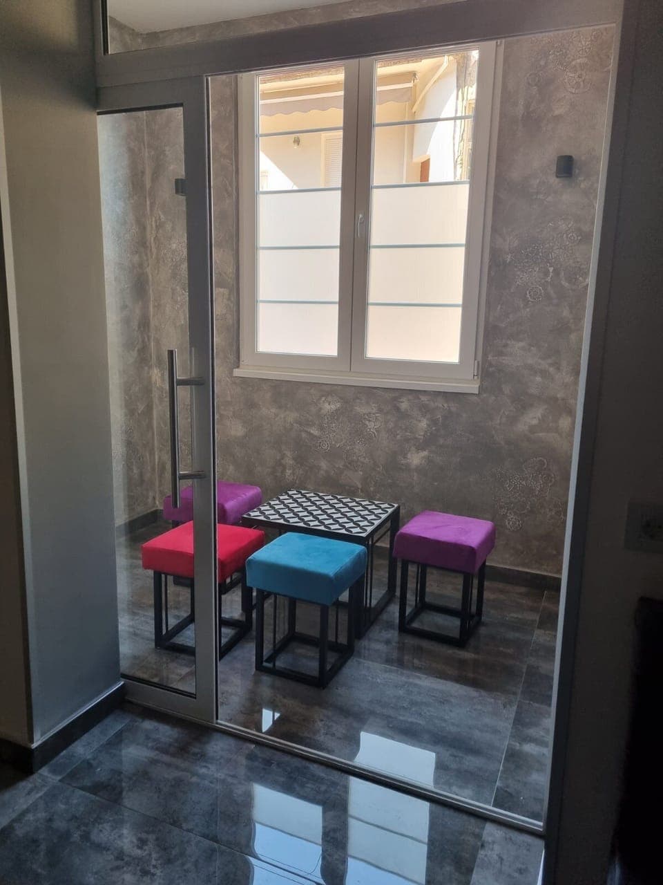 30-inch LCD TV with digital channels, TV, Netflix