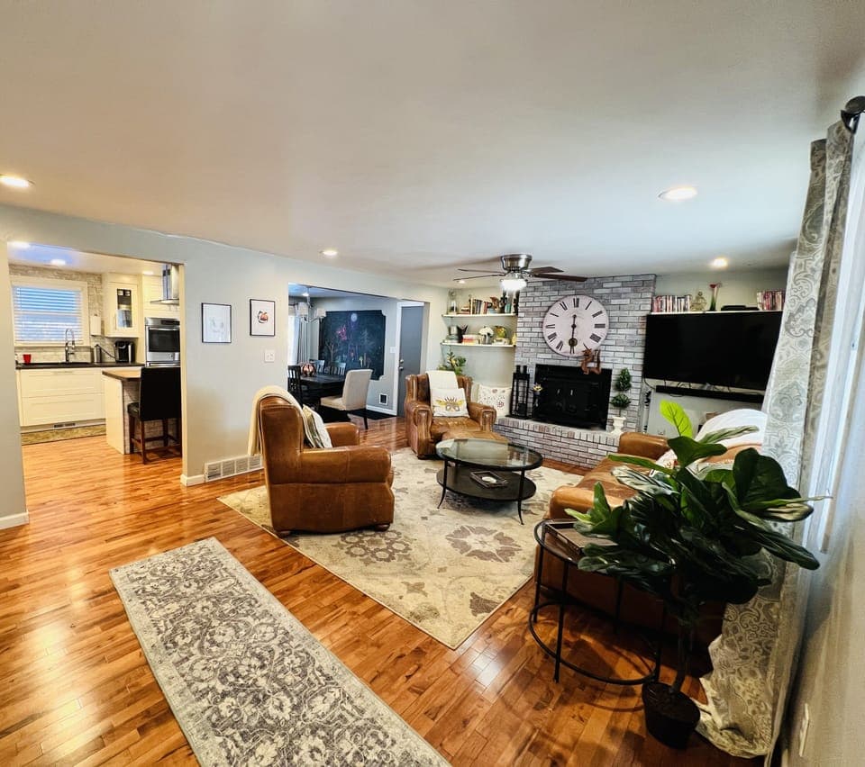 Living room photo 2