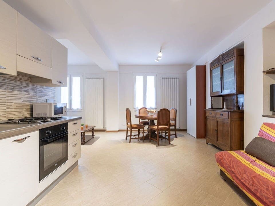 Cabinetry, Property, Furniture, Building, Countertop, Drawer, Lighting, Wood, Interior Design, Table