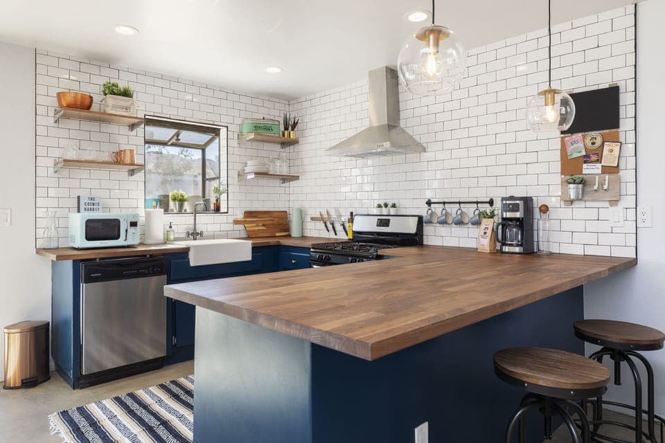 House, 3 Bedrooms | Private kitchen | Fridge, oven, coffee/tea maker, toaster