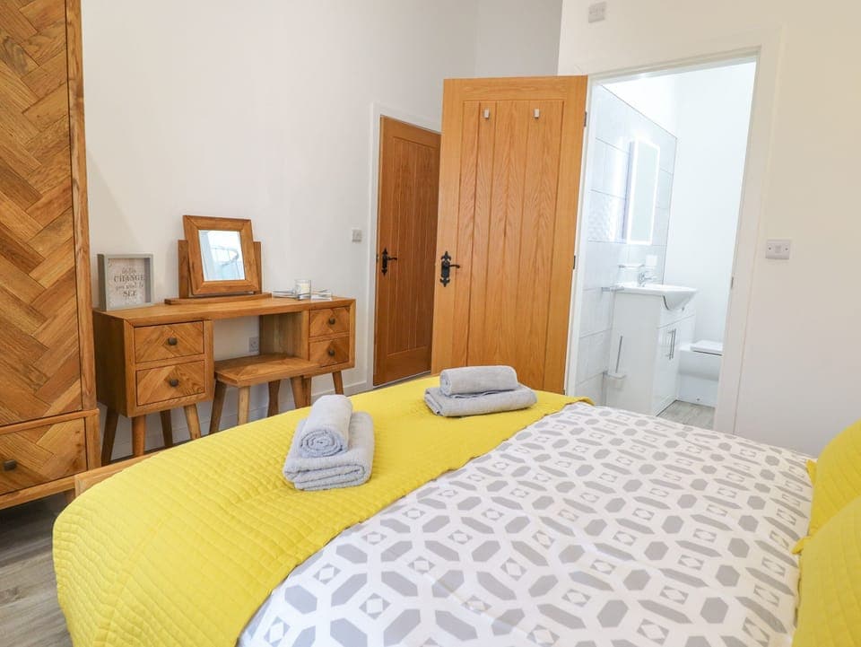 1 bedroom, individually decorated, individually furnished, free WiFi