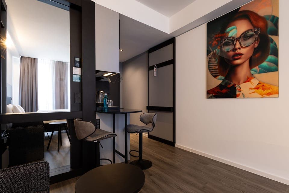 Superior Apartment | 1 bedroom, in-room safe, desk, soundproofing