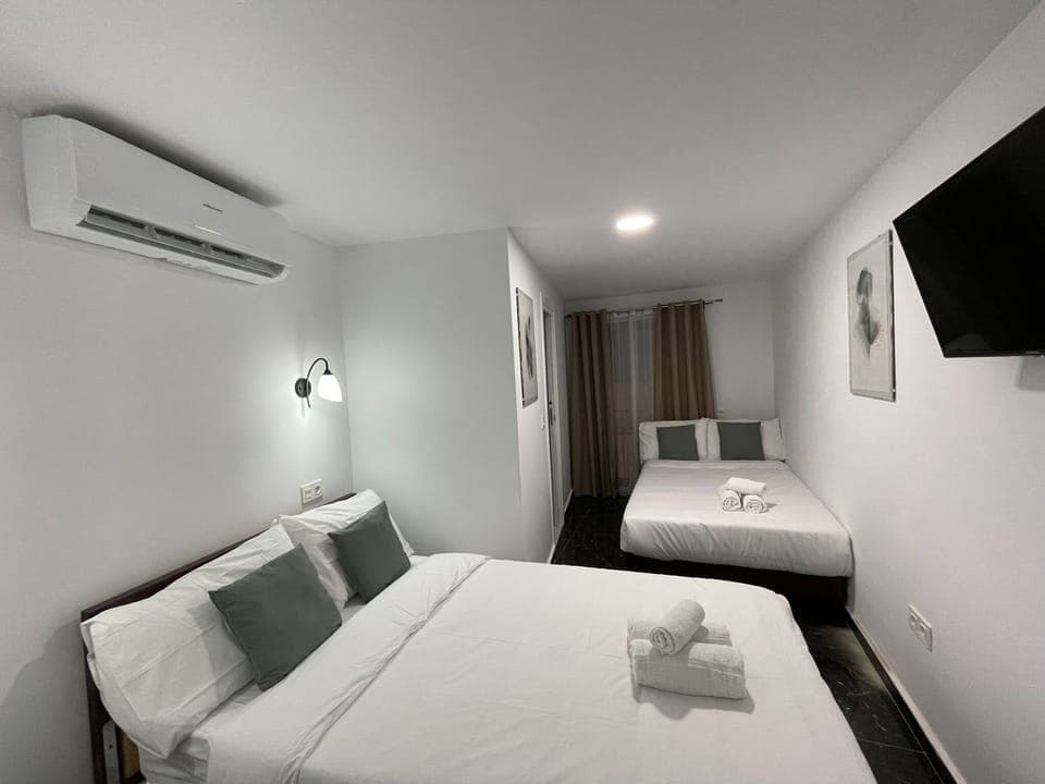 Standard Twin Room, 2 Twin Beds, Balcony, City View | Free WiFi, bed sheets