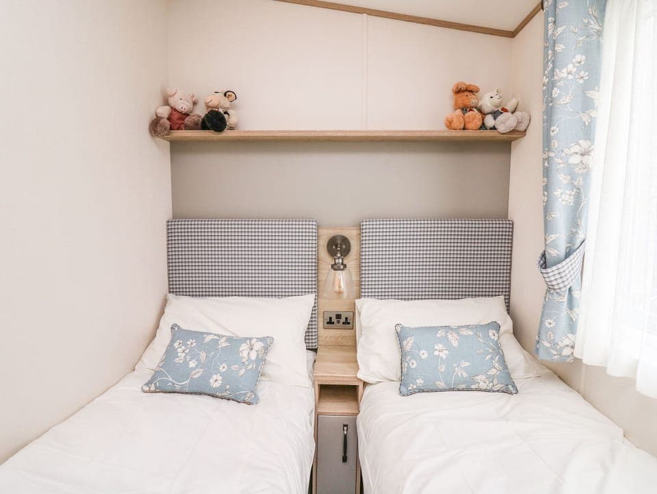 2 bedrooms, individually decorated, individually furnished, free WiFi