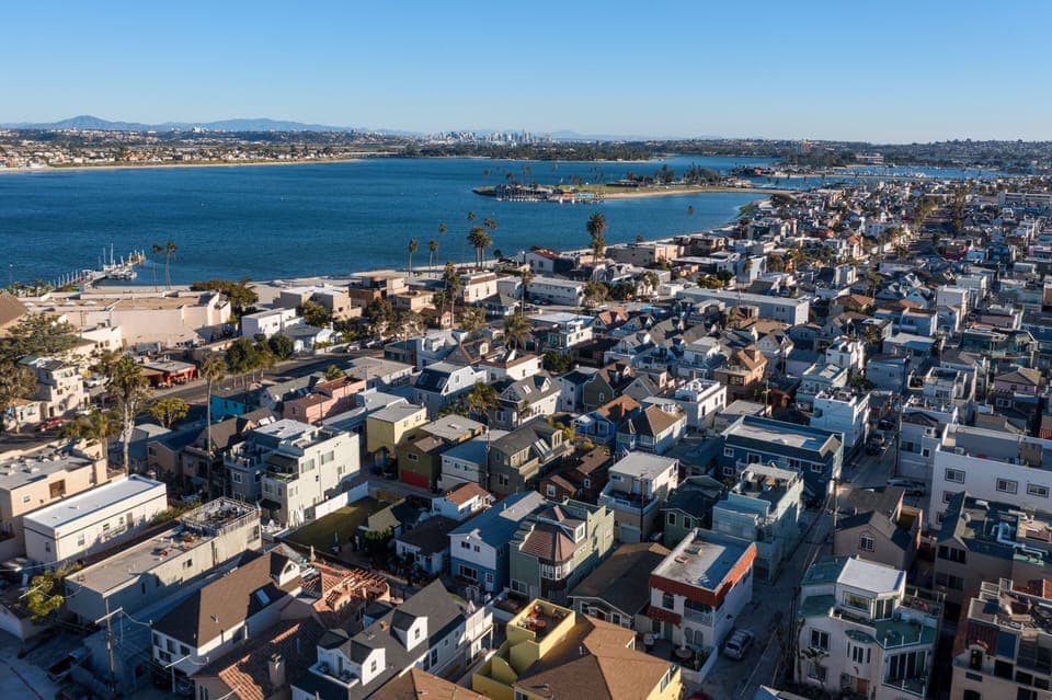 Just a short stroll to the beach, offering easy access to a pristine sandy shoreline perfect for sunbathing, swimming, and relaxation.