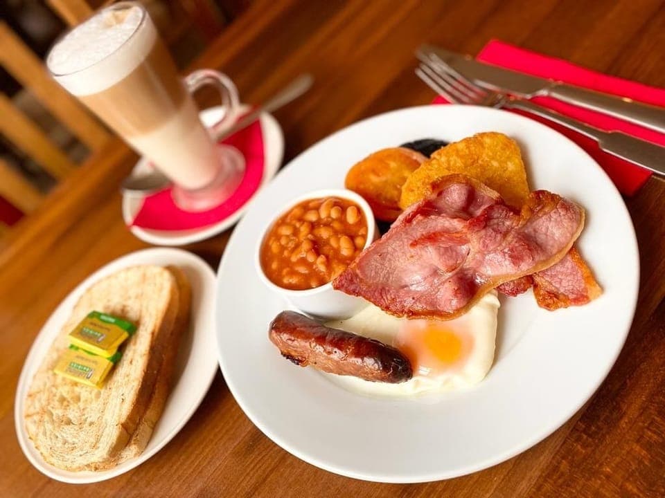 Cooked-to-order breakfast for a fee on weekends