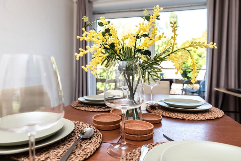 Basic Room | In-room dining