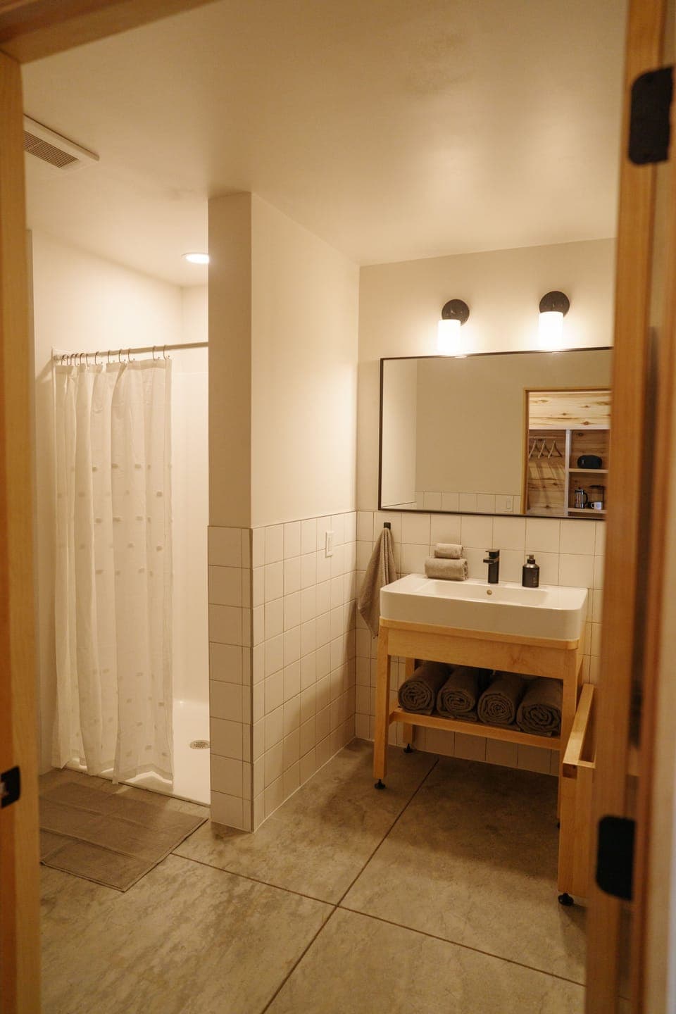 Suite | Bathroom | Shower, towels