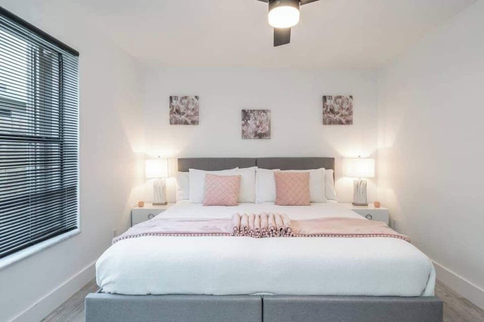 Fox Island Blue bedroom set as king