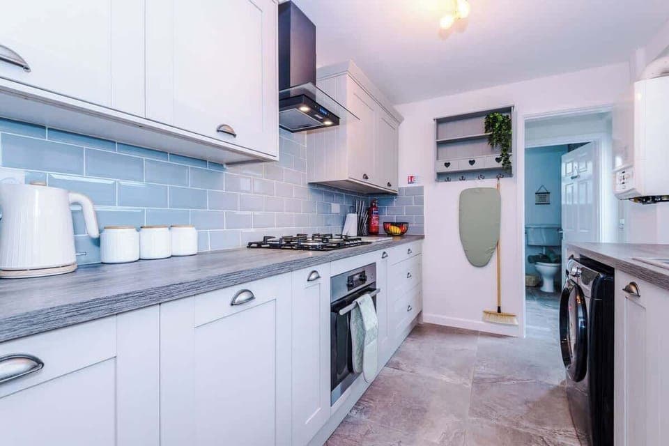 The fully equipped kitchen has everything you need for a long or short stay in Chester including a dishwasher and washing machine.