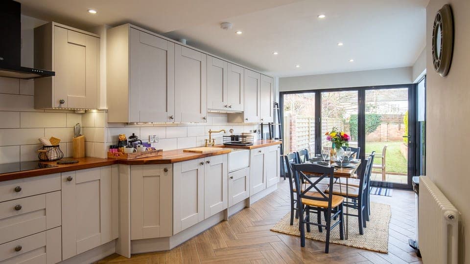 Kitchen and Dining Area, Trinity Cottage, Bolthole Retreats